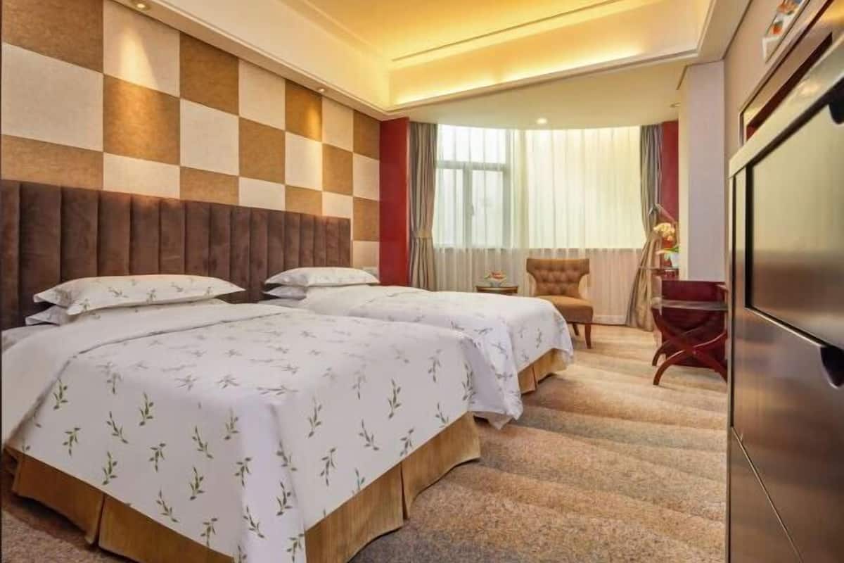Minibar, una cassaforte in camera, una scrivania, tende oscuranti