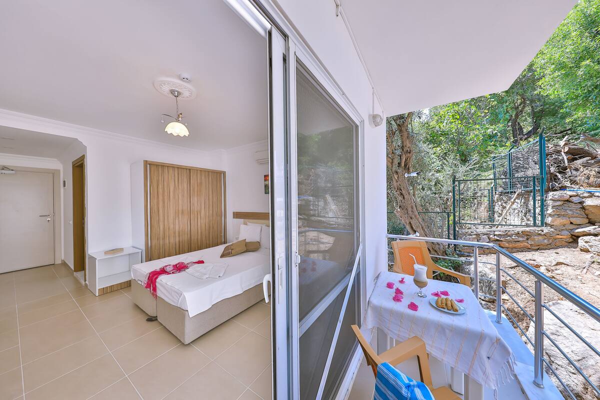 Deluxe Double Room, Garden View