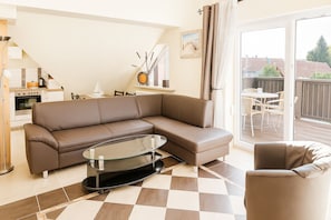 Apartment, Private Bathroom | Lounge