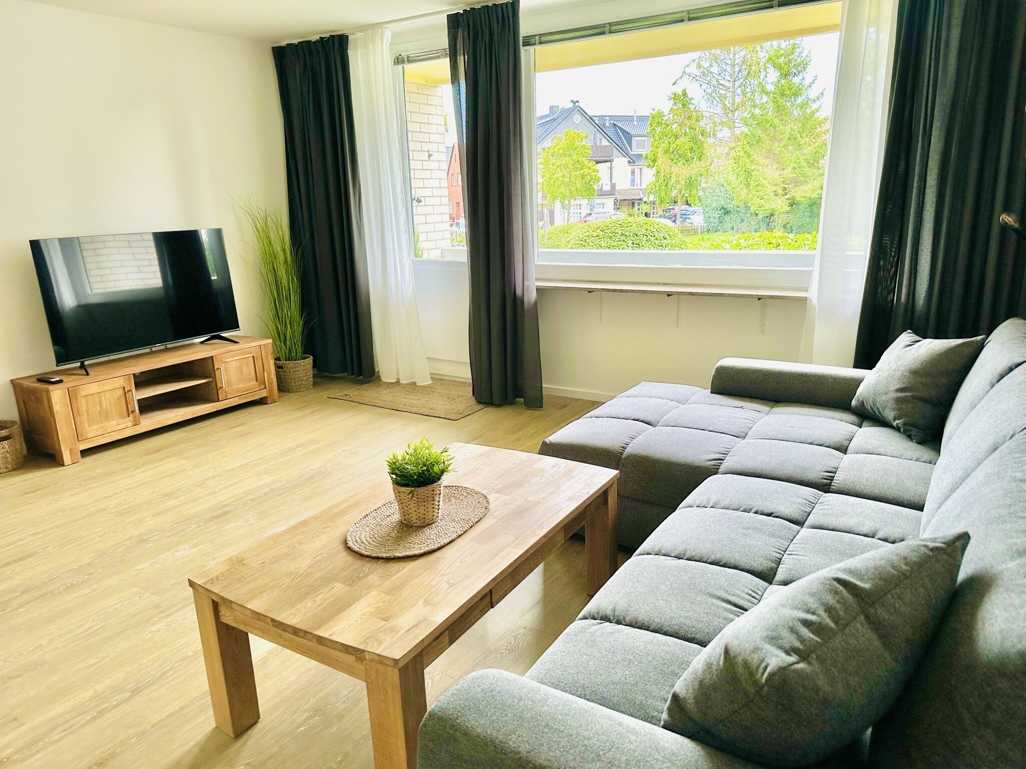 apartment, private bathroom (am anger) | lounge