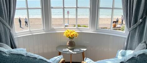 Habitación triple familiar, vista al mar | Tabla de planchar con plancha y wifi gratis