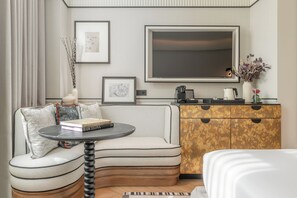 Premium bedding, minibar, in-room safe, individually decorated - Bless Hotel Barcelona (Barcelona)