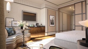 Hochwertige Bettwaren, Minibar, Zimmersafe, individuell dekoriert