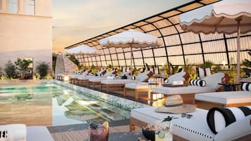 Outdoor pool, sun loungers