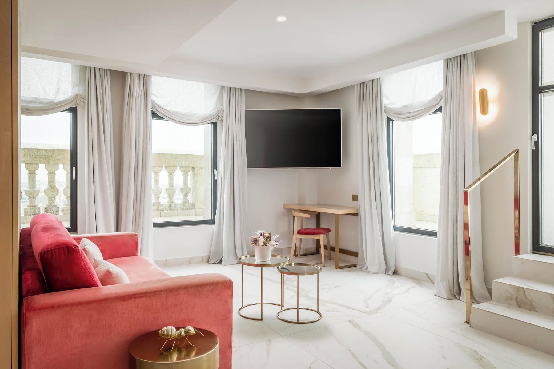 39-inch plasma tv with cable channels, tv, ipod dock