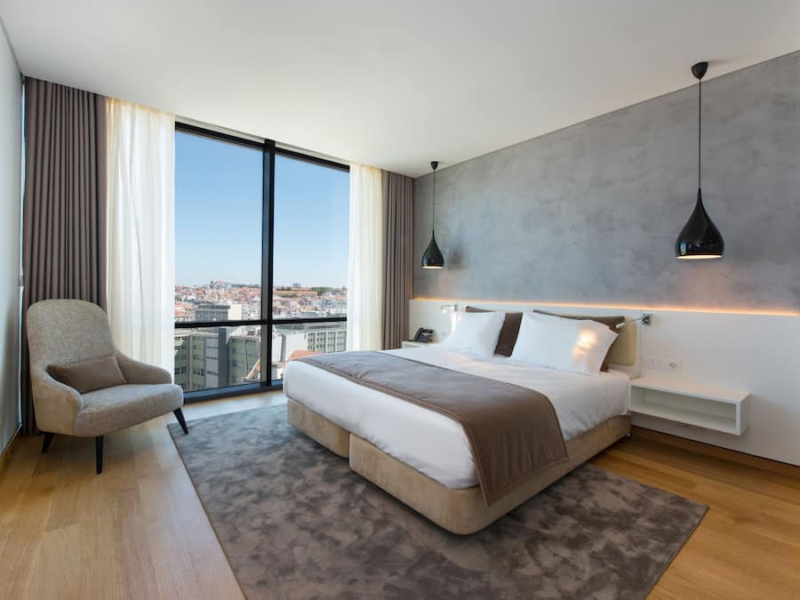 Minibar, in-room safe, individually decorated, individually furnished