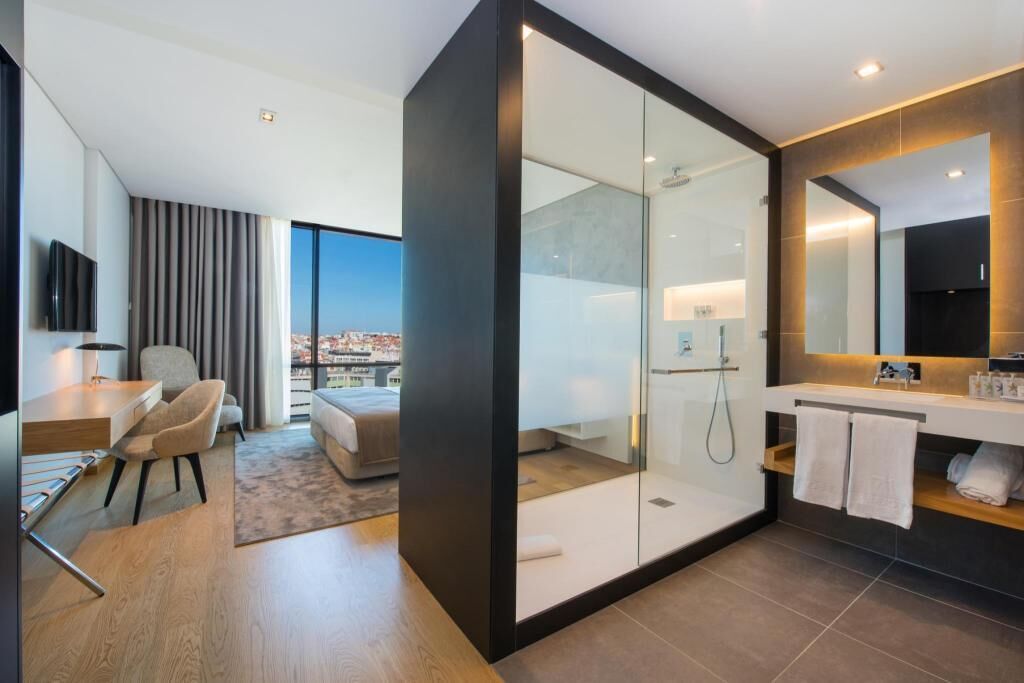 Minibar, in-room safe, individually decorated, individually furnished