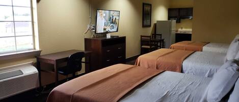 Family Suite, Multiple Beds, Non Smoking, Kitchenette | Desk, iron/ironing board, free WiFi, bed sheets