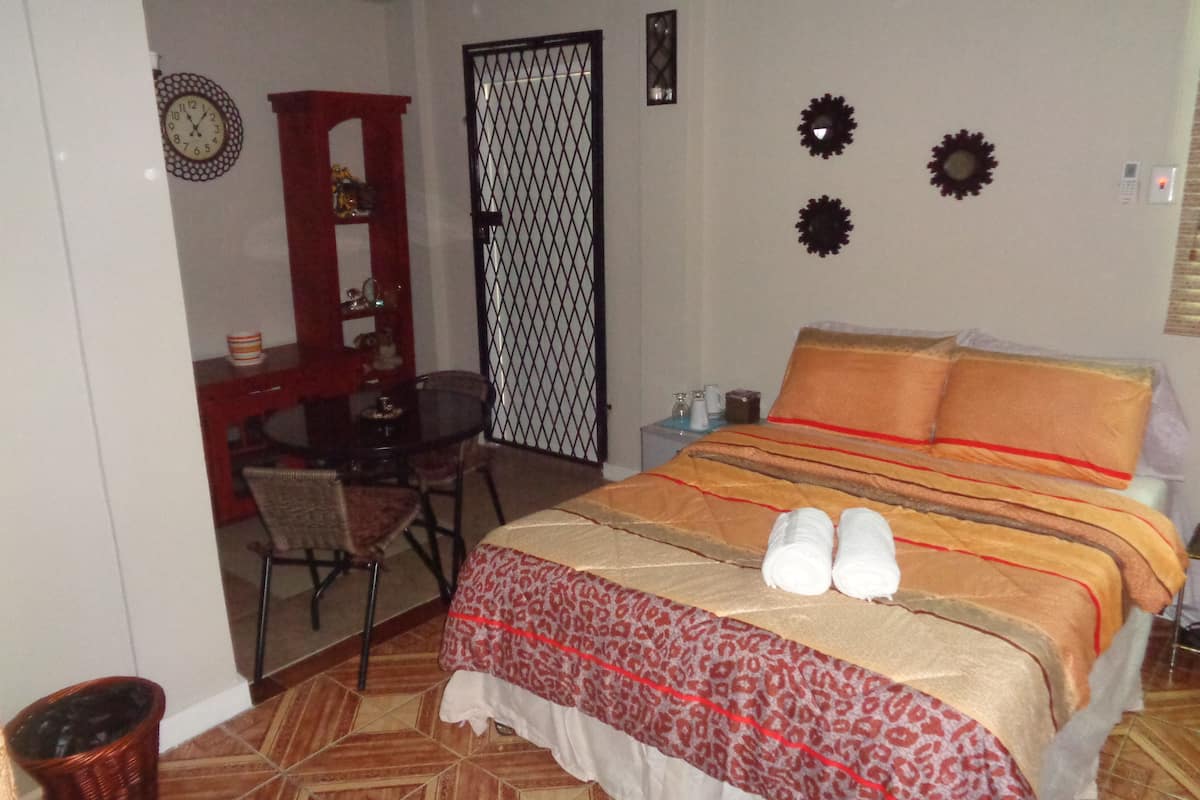 Blackout curtains, iron/ironing board, free WiFi