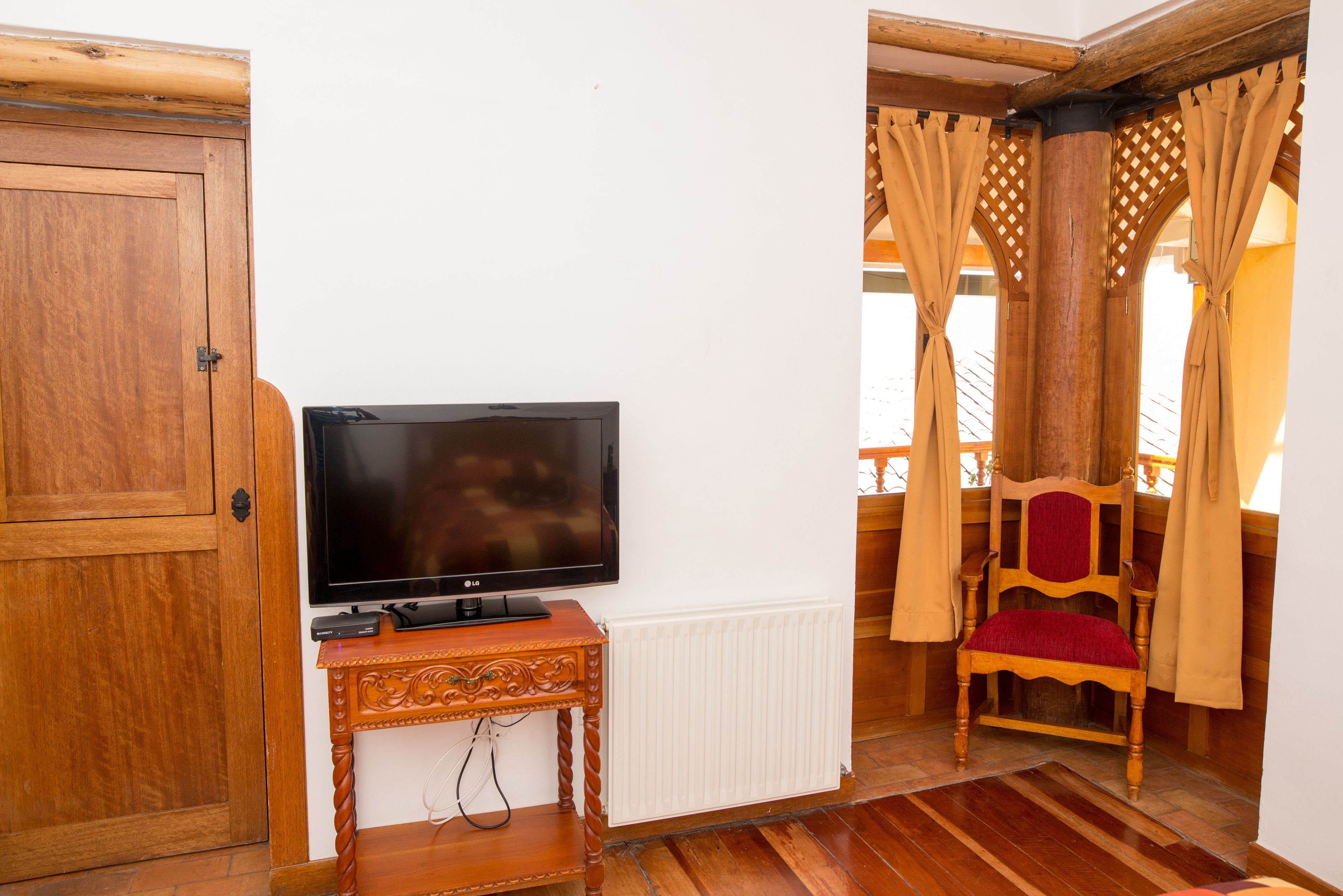 Photo - Amaru Colonial