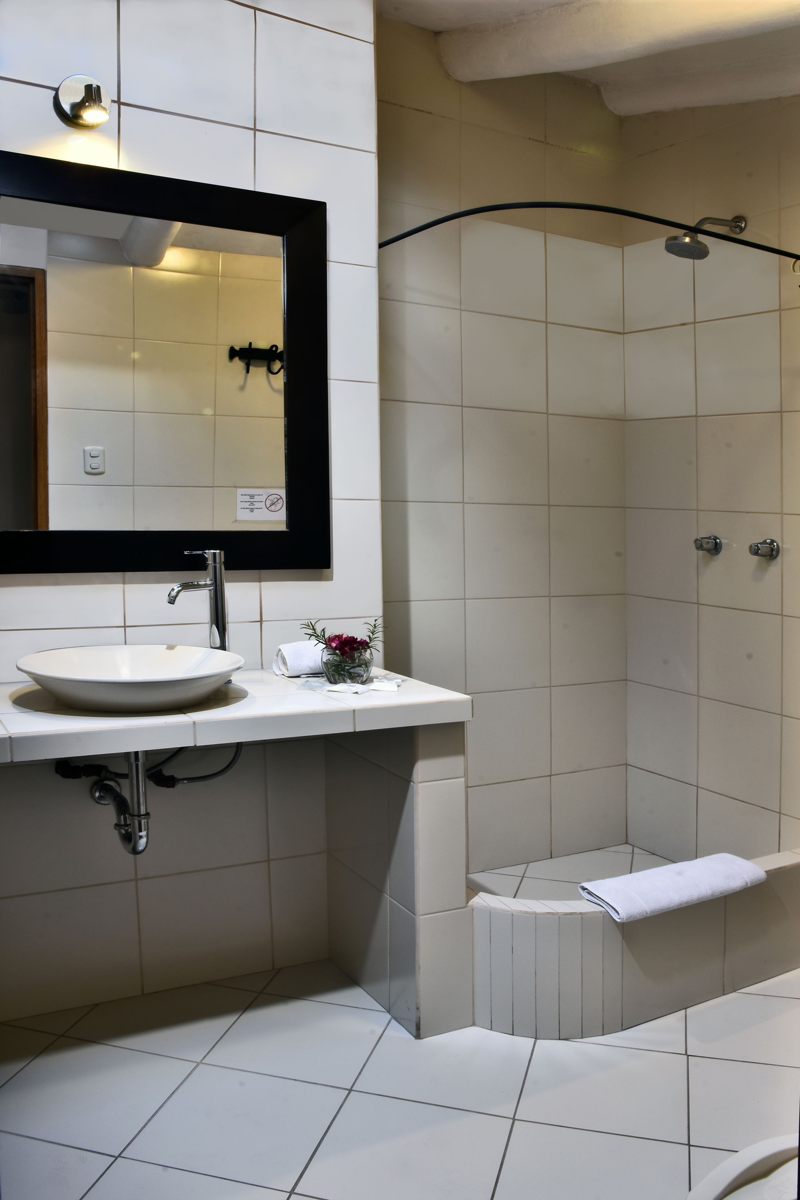 Photo - Amaru Colonial