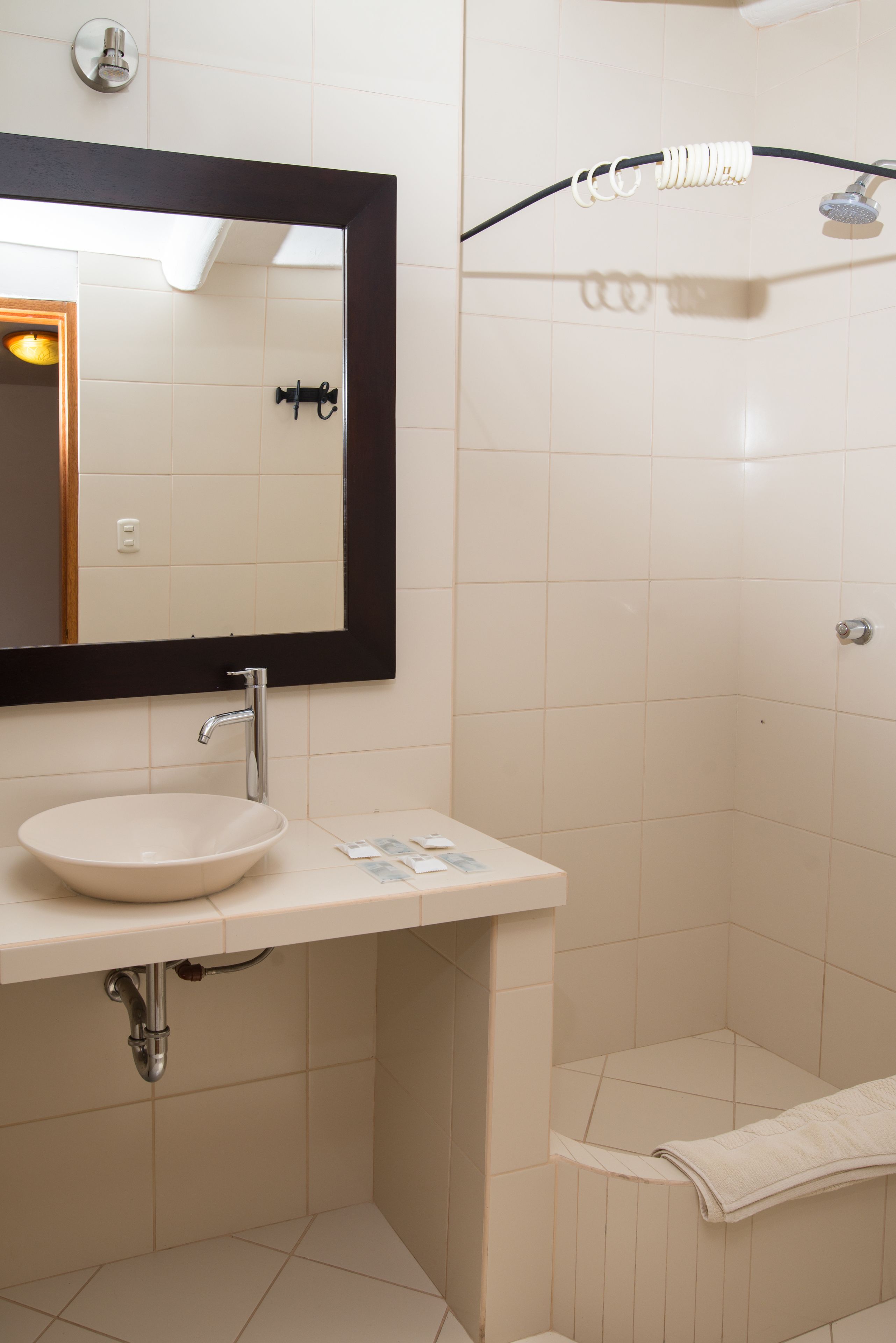 Photo - Amaru Colonial