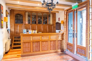 Check-in/check-out kiosk