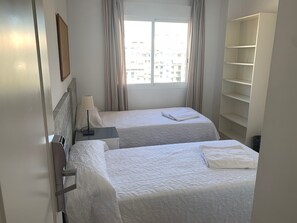 Free WiFi, bed sheets, wheelchair access - Residencia Universitaria Alfil (Málaga)