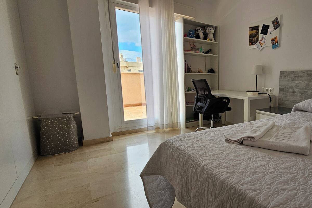 Ático, 2 habitaciones, terraza | Wifi gratis y ropa de cama