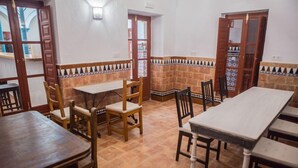 Dining - Pension Las Palomas (Jerez de la Frontera)
