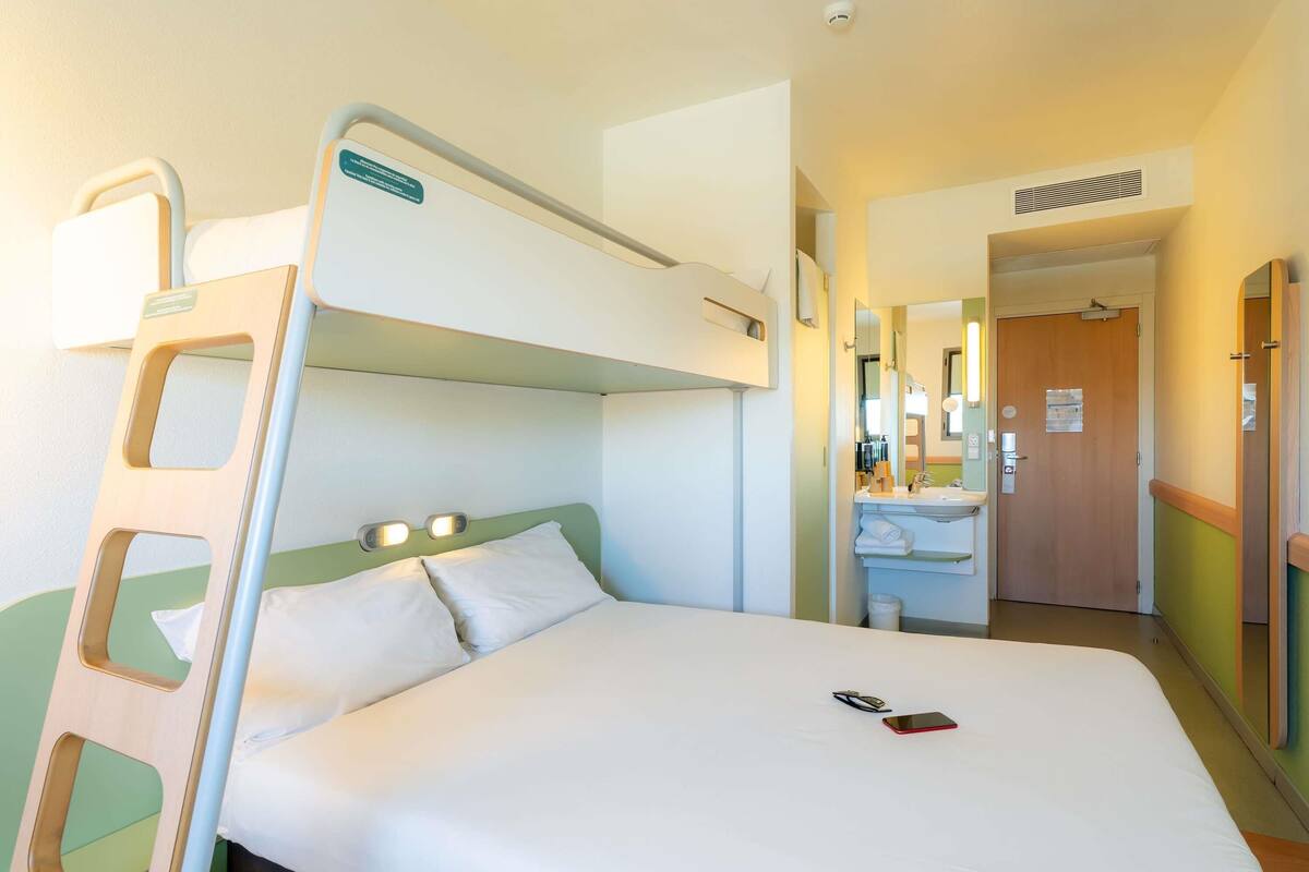 Chambre, 1 lit double | Rideaux occultants, chambres insonorisées