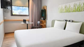 Superior Room, 1 Double Bed | Desk, laptop workspace, blackout drapes, soundproofing