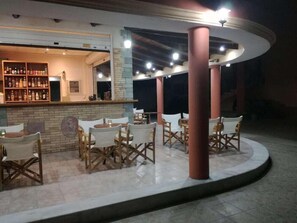 Bar (in der Unterkunft)