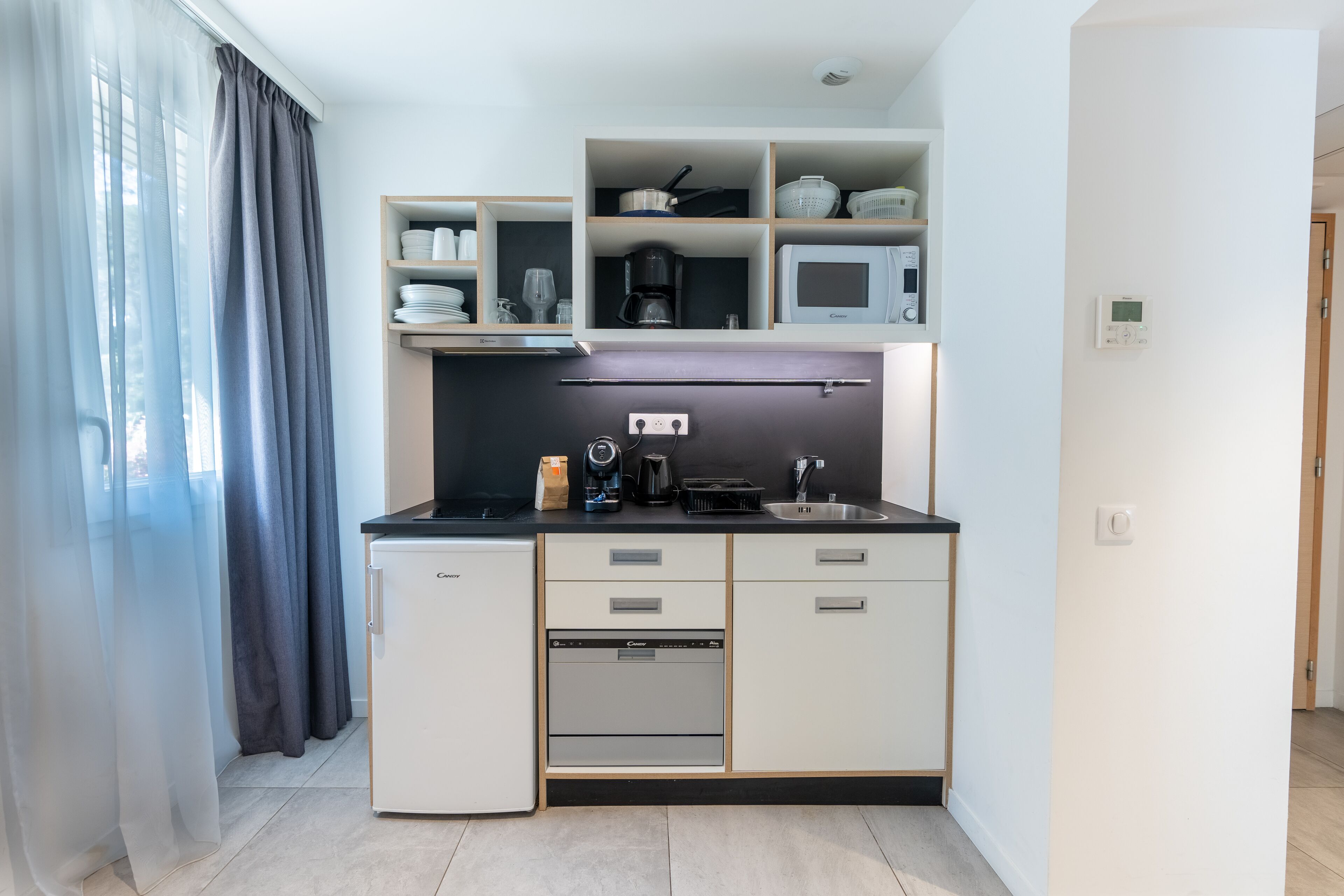 superior apartment, 1 bedroom | private kitchen | fridge, microwave, stovetop, dishwasher