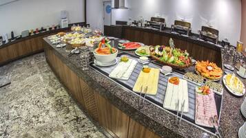 Free daily buffet breakfast