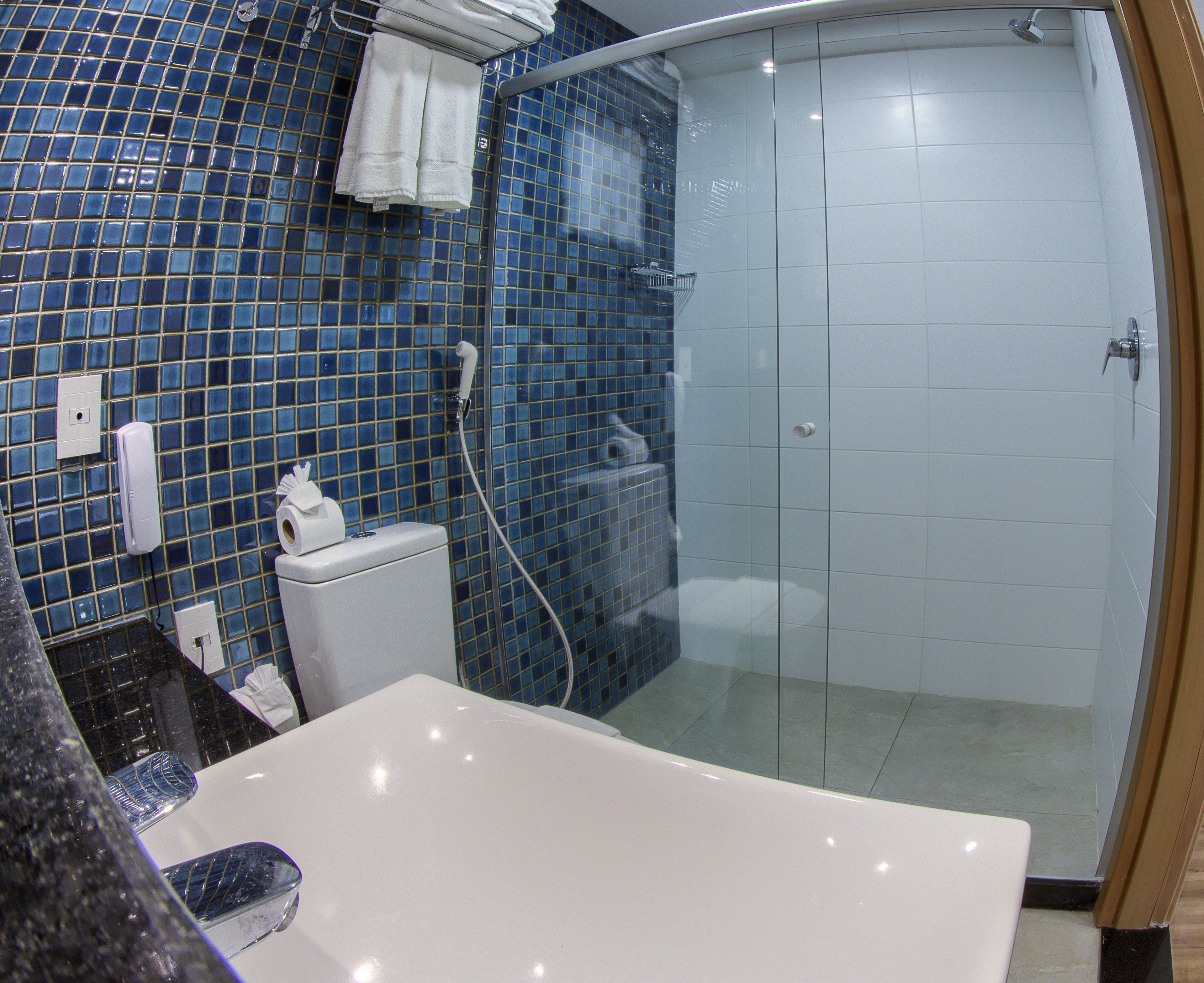 shower, free toiletries, towels