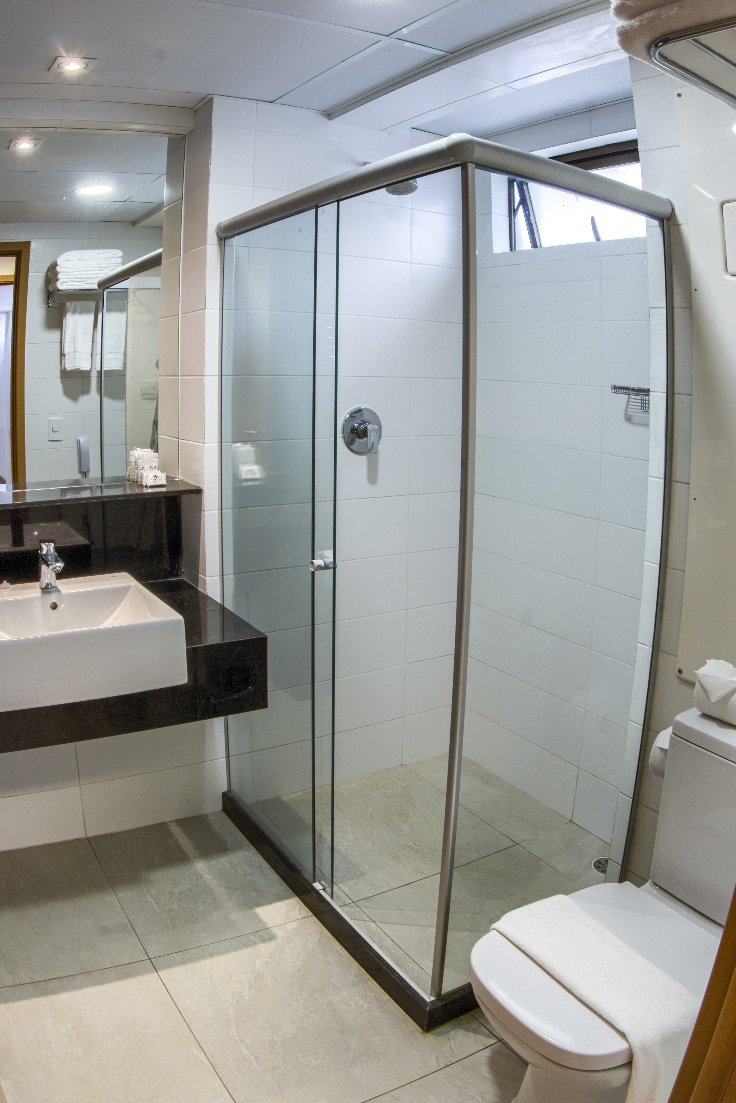 shower, free toiletries, towels