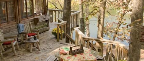 Cabin 2 | Terrace/patio