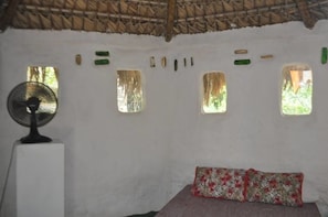 Bungalow | Minibar, wi-fi (inkludert) og sengetøy