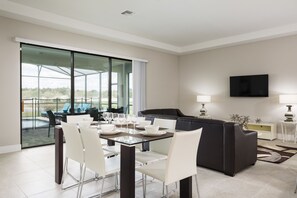 In-room dining - Balmoral Resort Florida (Haines City)