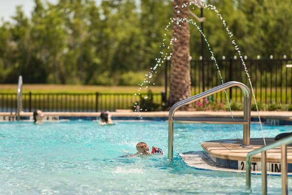 Outdoor pool, pool cabanas (surcharge), pool loungers