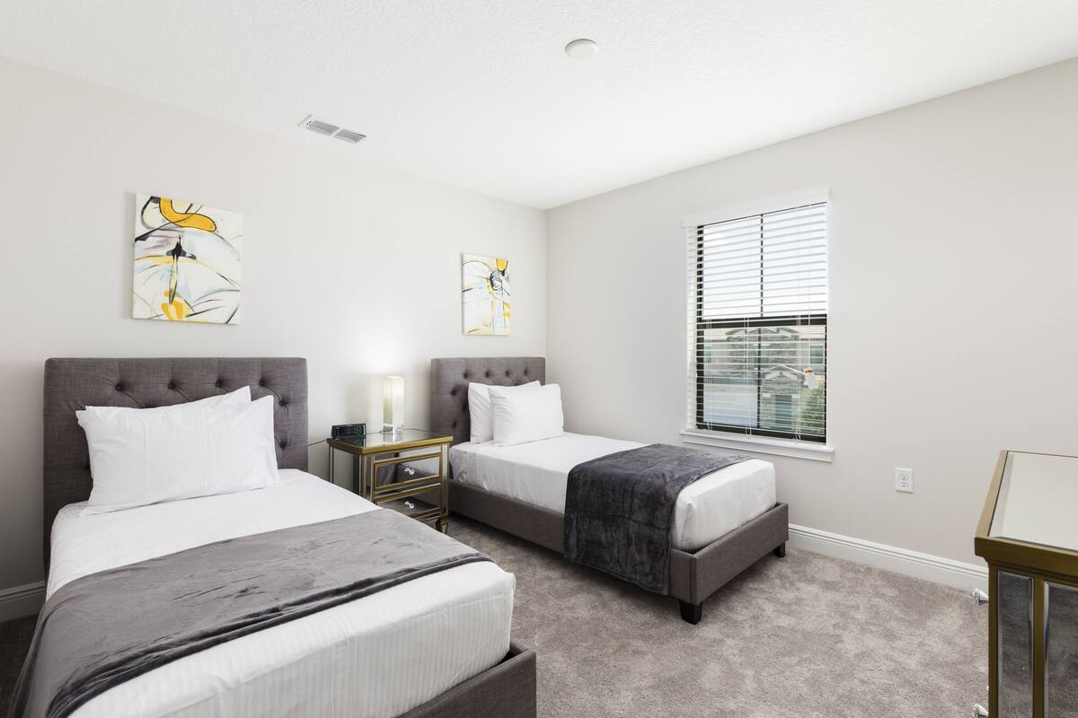 Premium bedding, in-room safe, iron/ironing board, WiFi (free)