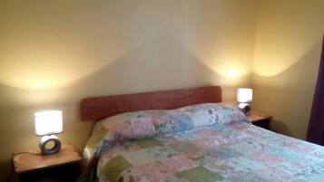 Cabaña estándar | Tabla de planchar con plancha, wifi gratis y ropa de cama