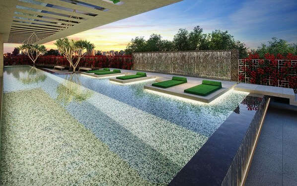 Una piscina al aire libre