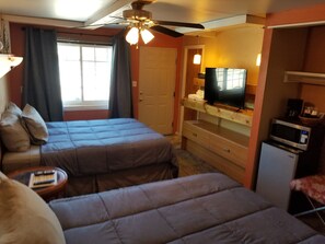 Comfort Single Room, 2 Queen Beds, Connecting Rooms, Ground Floor | Free WiFi - Two Rivers Inn (Thermopolis)