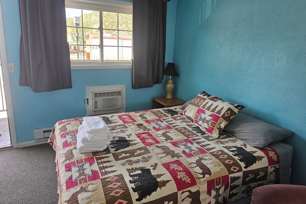 Singola Economy, 1 letto queen | 1 camera, Wi-Fi gratuito