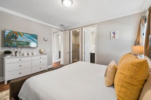 6 bedrooms, iron/ironing board, free WiFi, bed sheets