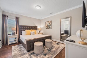 6 bedrooms, iron/ironing board, free WiFi, bed sheets - Liberty Square: Private Pool, Games Room, Golf View, Near Disney (Kissimmee)