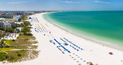 Gulf views from your large private sundeck ~ Beachside 2BR condo with pool. 1106