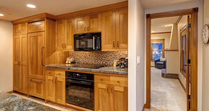 Historic Main St. Ski in, ski out. Corner Unit Location, location! Views!