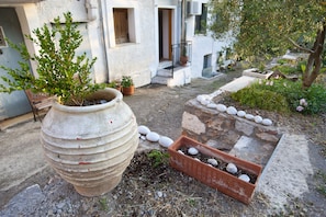 Exterior detail - Guest house Simou with view 3 bedrooms                                      (Arachova)
