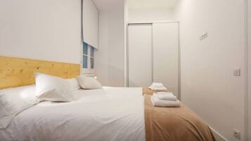 2 slaapkamers, een strijkplank/strijkijzer, gratis wifi, beddengoed