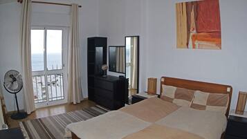 2 dormitorios, tabla de planchar con plancha, wifi gratis y ropa de cama