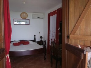 2 bedrooms, desk, iron/ironing board, travel cot