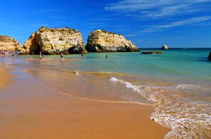 Beach nearby - Excellent apartment for family vacations in the heart of the Algarve (Armação de Pêra)