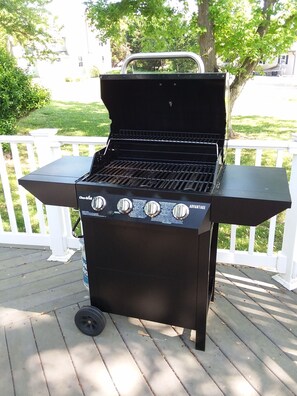  gas grill to use on back deck