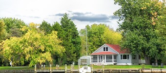 Relaxing Waterfront Cottage Near St Michaels, Maryland
