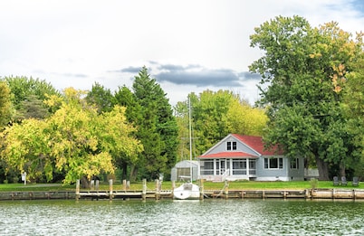 Relaxing Waterfront Cottage Near St Michaels, Maryland