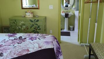2 bedrooms, WiFi (free), bed sheets