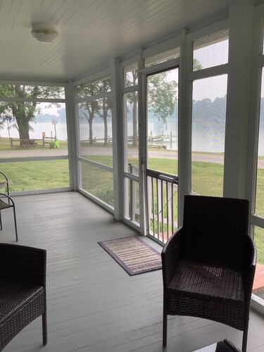 Relaxing Waterfront Cottage Near St Michaels, Maryland